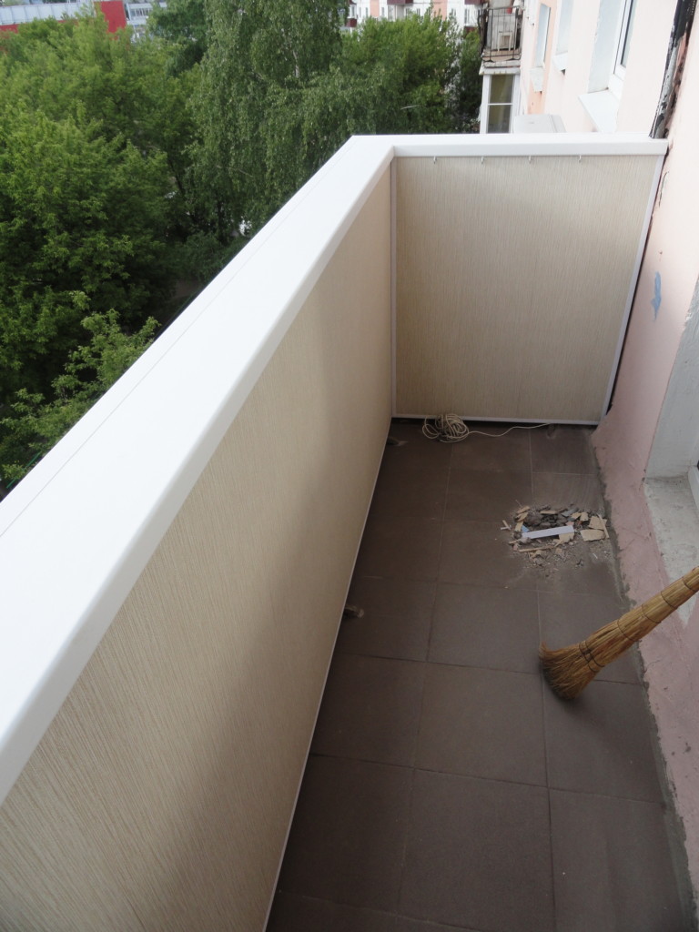 Ремонт открытого балкона ПВХ панелями - фото 1